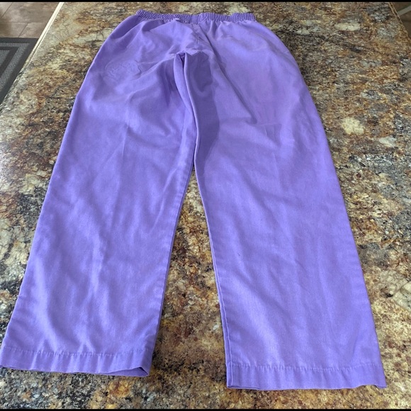 Landau ladies scrubs are a size Small/P - Picture 6 of 8